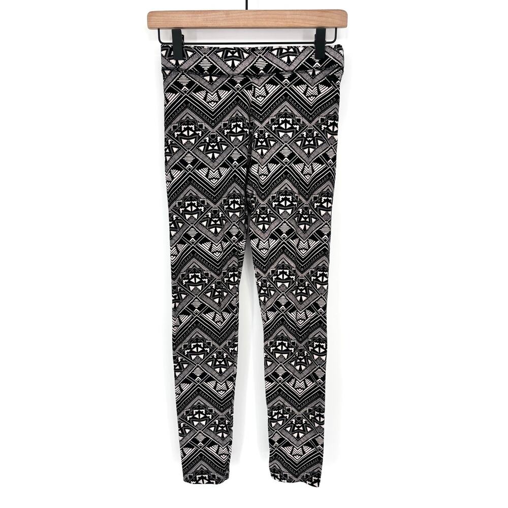 PINK Victorias Secret Black and White Aztec Geometric Boho Print Leggings Size S